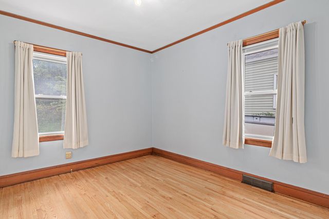 1186 Englewood Avenue, Saint Paul, MN 55104