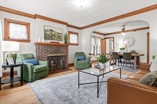 1186 Englewood Avenue, Saint Paul, MN 55104