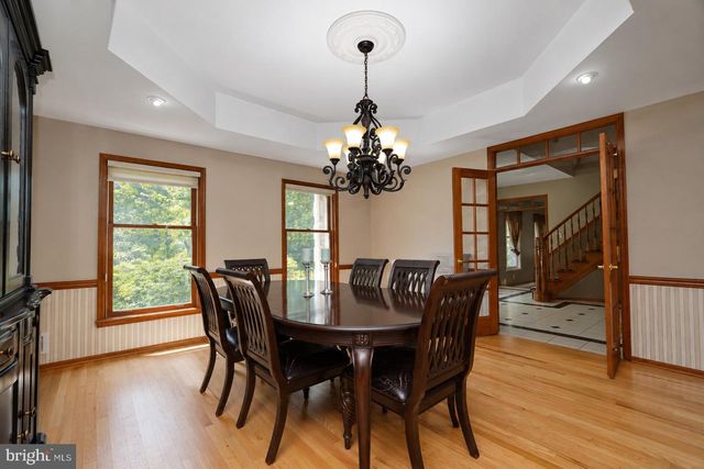 12 HIDDEN HOLLOW DR, Hamilton, NJ 08620