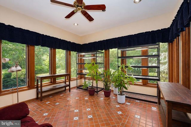 12 HIDDEN HOLLOW DR, Hamilton, NJ 08620
