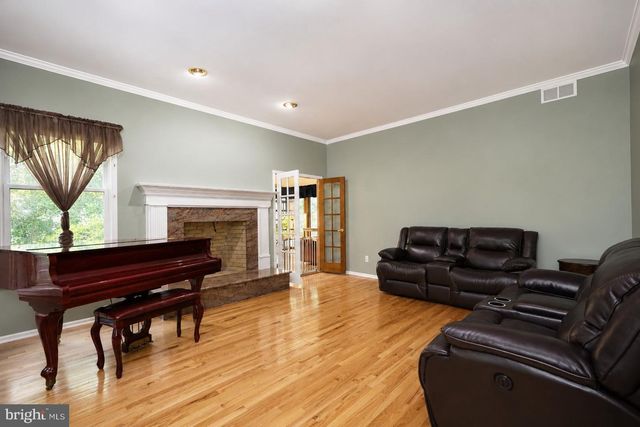 12 HIDDEN HOLLOW DR, Hamilton, NJ 08620