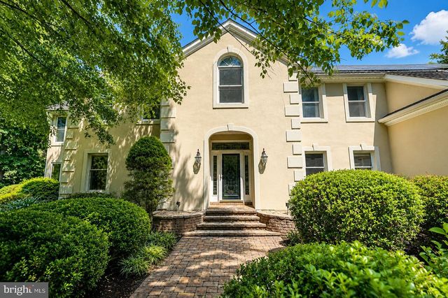 12 HIDDEN HOLLOW DR, Hamilton, NJ 08620