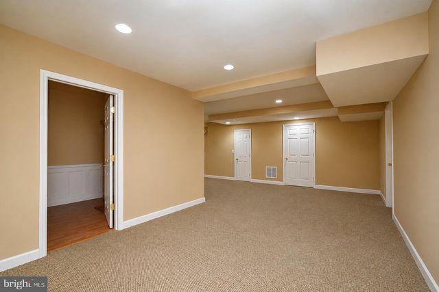12 HIDDEN HOLLOW DR, Hamilton, NJ 08620