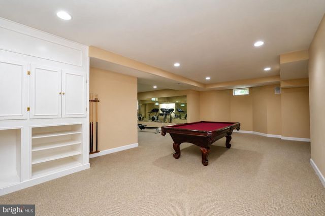12 HIDDEN HOLLOW DR, Hamilton, NJ 08620