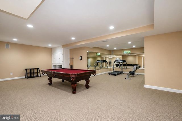 12 HIDDEN HOLLOW DR, Hamilton, NJ 08620