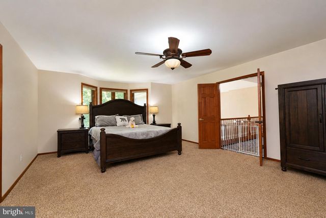 12 HIDDEN HOLLOW DR, Hamilton, NJ 08620