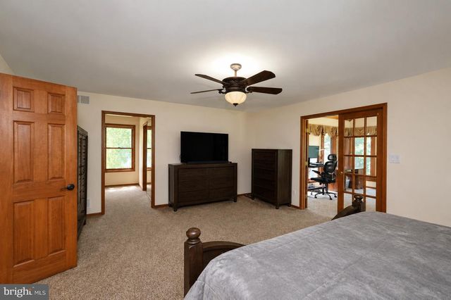 12 HIDDEN HOLLOW DR, Hamilton, NJ 08620