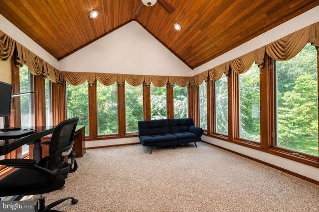 12 HIDDEN HOLLOW DR, Hamilton, NJ 08620