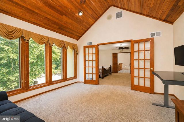 12 HIDDEN HOLLOW DR, Hamilton, NJ 08620