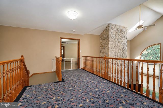 12 HIDDEN HOLLOW DR, Hamilton, NJ 08620