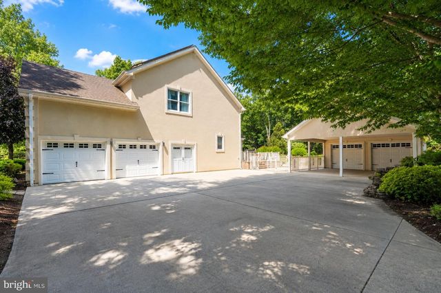 12 HIDDEN HOLLOW DR, Hamilton, NJ 08620