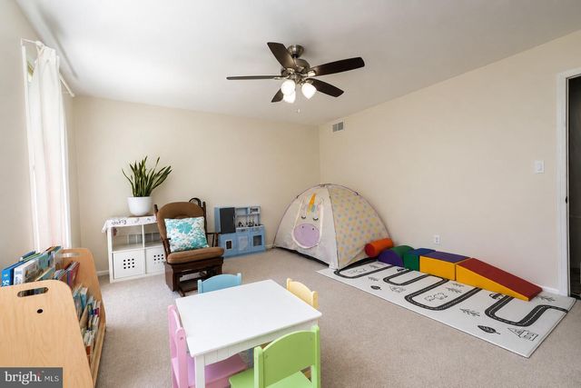 12 HIDDEN HOLLOW DR, Hamilton, NJ 08620