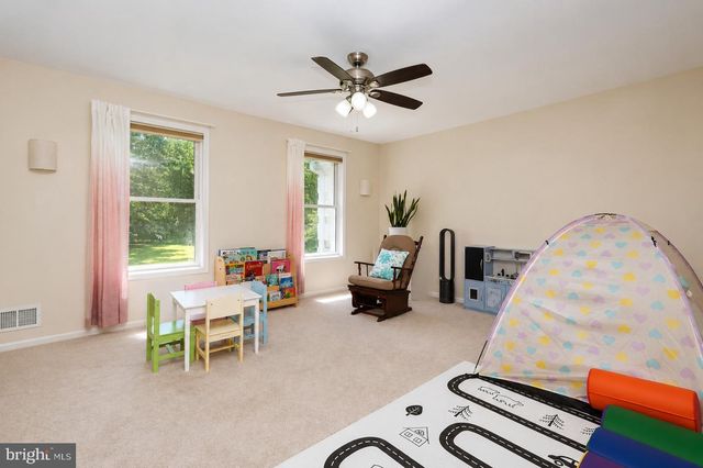 12 HIDDEN HOLLOW DR, Hamilton, NJ 08620
