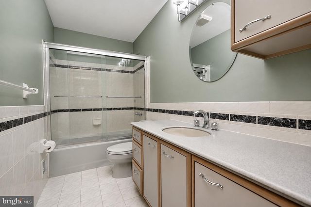 12 HIDDEN HOLLOW DR, Hamilton, NJ 08620
