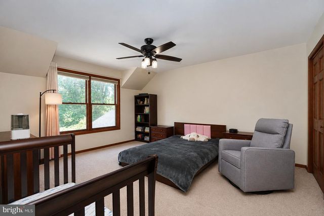 12 HIDDEN HOLLOW DR, Hamilton, NJ 08620