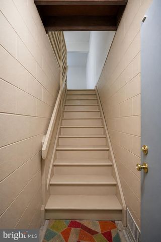 12 HIDDEN HOLLOW DR, Hamilton, NJ 08620