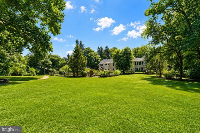 12 HIDDEN HOLLOW DR, Hamilton, NJ 08620