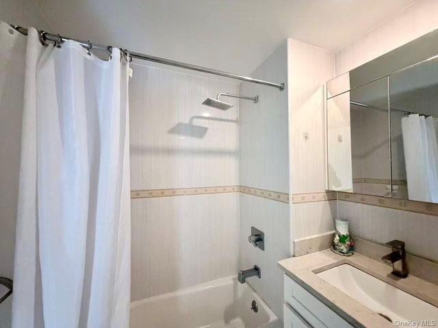 65-38 Austin Street 3F, Rego Park, NY 11374