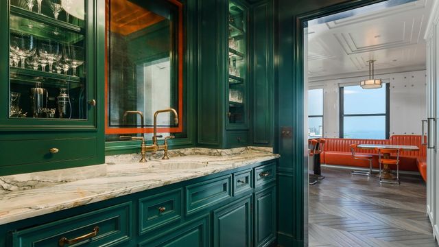 159 E WALTON Place 31A, Chicago, IL 60611