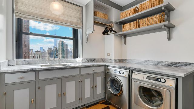 159 E WALTON Place 31A, Chicago, IL 60611