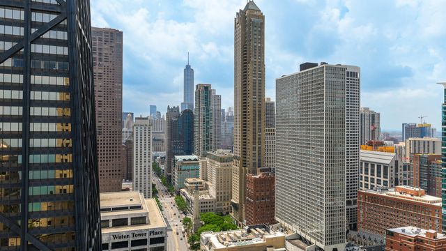 159 E WALTON Place 31A, Chicago, IL 60611