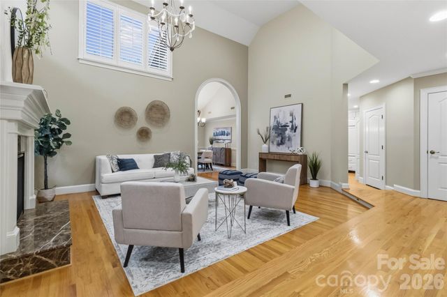 5740 Ballinard Lane, Charlotte, NC 28277
