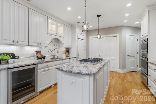 5740 Ballinard Lane, Charlotte, NC 28277