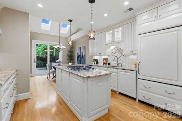 5740 Ballinard Lane, Charlotte, NC 28277