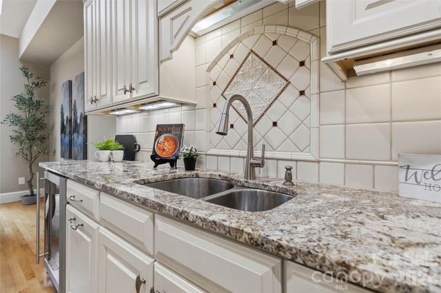 5740 Ballinard Lane, Charlotte, NC 28277