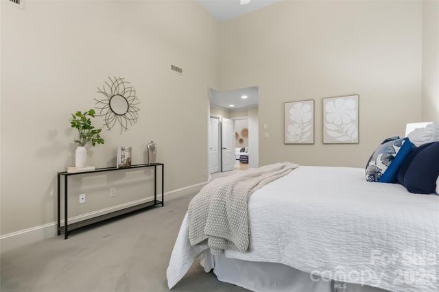 5740 Ballinard Lane, Charlotte, NC 28277