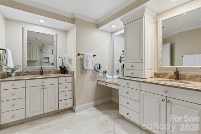5740 Ballinard Lane, Charlotte, NC 28277