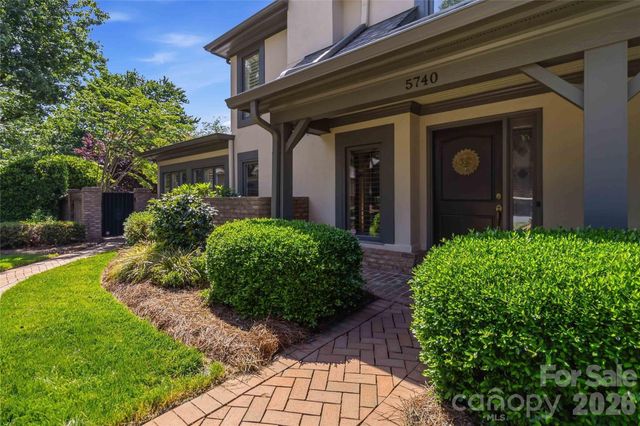 5740 Ballinard Lane, Charlotte, NC 28277