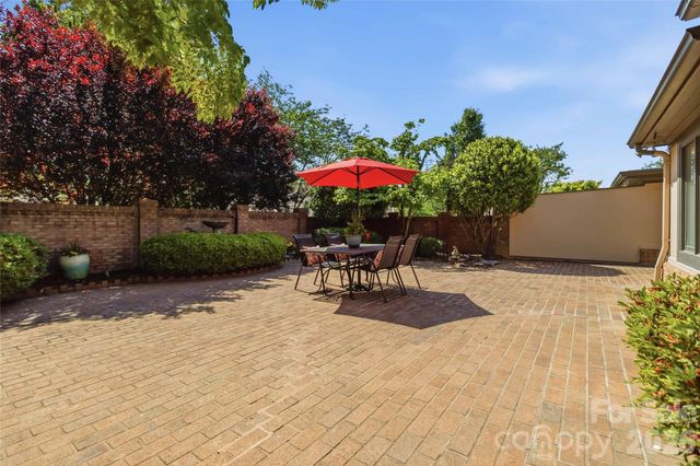 5740 Ballinard Lane, Charlotte, NC 28277