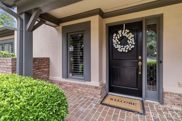 5740 Ballinard Lane, Charlotte, NC 28277