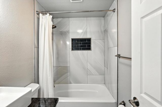219 Central Avenue NW 306, Albuquerque, NM 87102