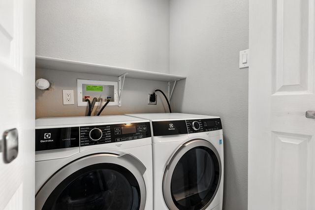 219 Central Avenue NW 306, Albuquerque, NM 87102