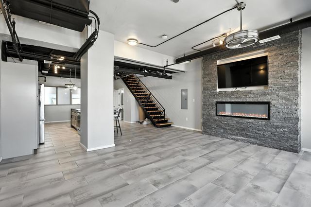 219 Central Avenue NW 306, Albuquerque, NM 87102