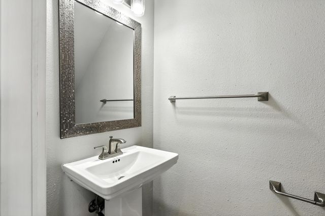 219 Central Avenue NW 306, Albuquerque, NM 87102