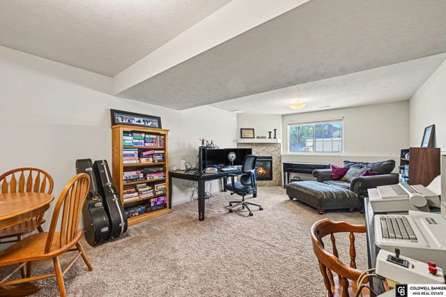 4410 Waterford Avenue, Bellevue, NE 68123