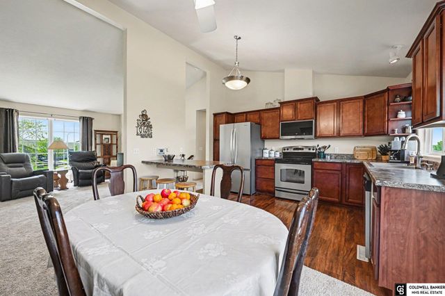 4410 Waterford Avenue, Bellevue, NE 68123