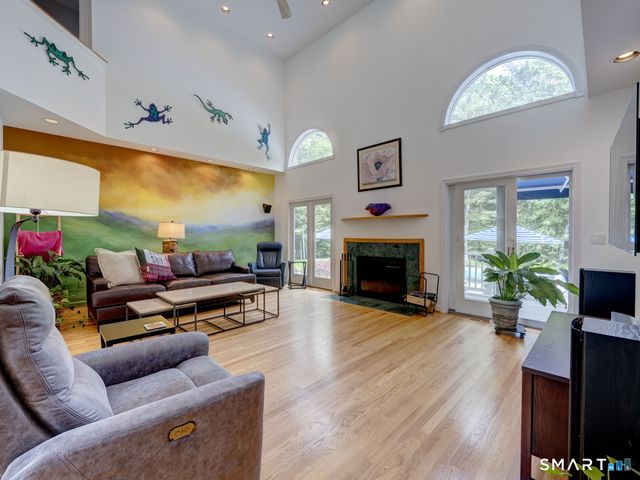 32 Avebury Lane, Tolland, CT 06084