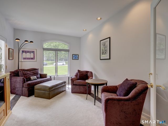 32 Avebury Lane, Tolland, CT 06084