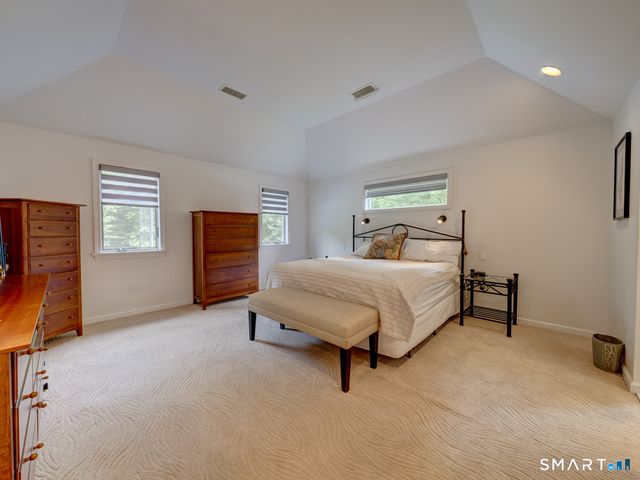 32 Avebury Lane, Tolland, CT 06084
