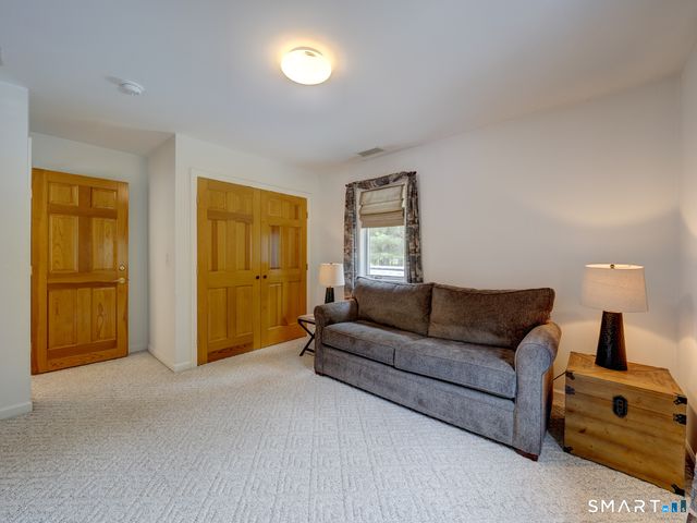 32 Avebury Lane, Tolland, CT 06084