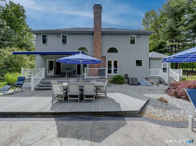 32 Avebury Lane, Tolland, CT 06084
