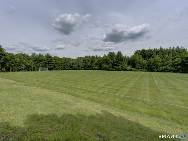 32 Avebury Lane, Tolland, CT 06084