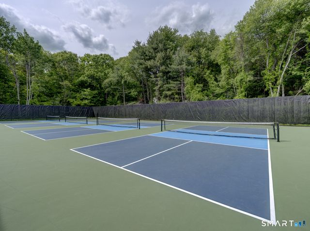 32 Avebury Lane, Tolland, CT 06084