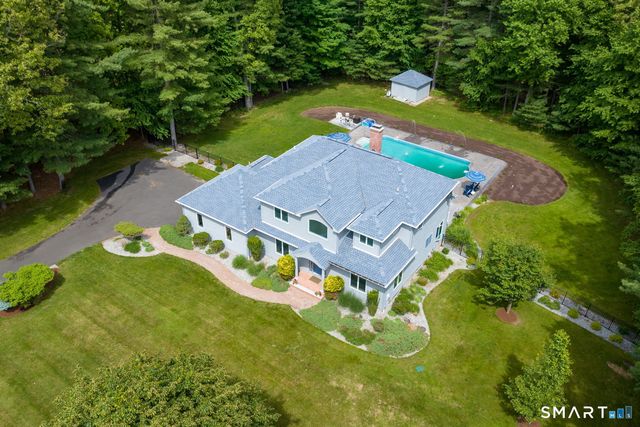 32 Avebury Lane, Tolland, CT 06084