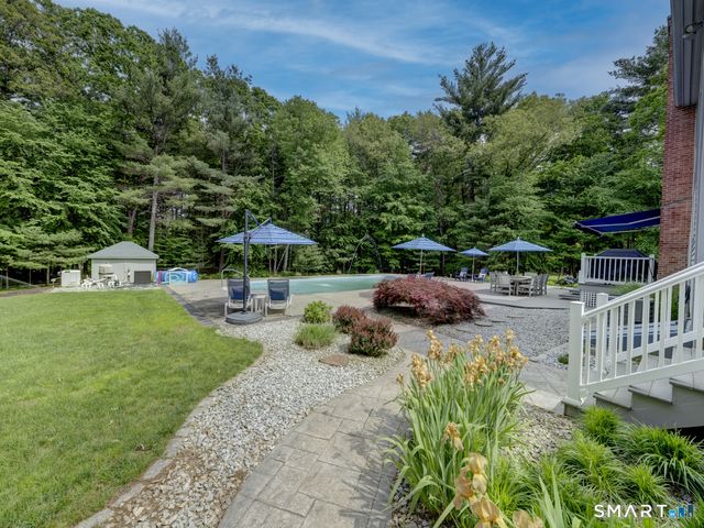 32 Avebury Lane, Tolland, CT 06084