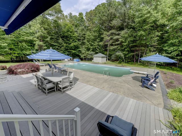 32 Avebury Lane, Tolland, CT 06084